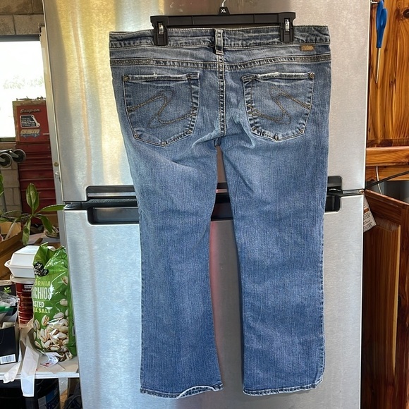 Silver Jeans Co Santorini medium Wash boot cut slight distressed women’s 32. - Picture 6 of 12